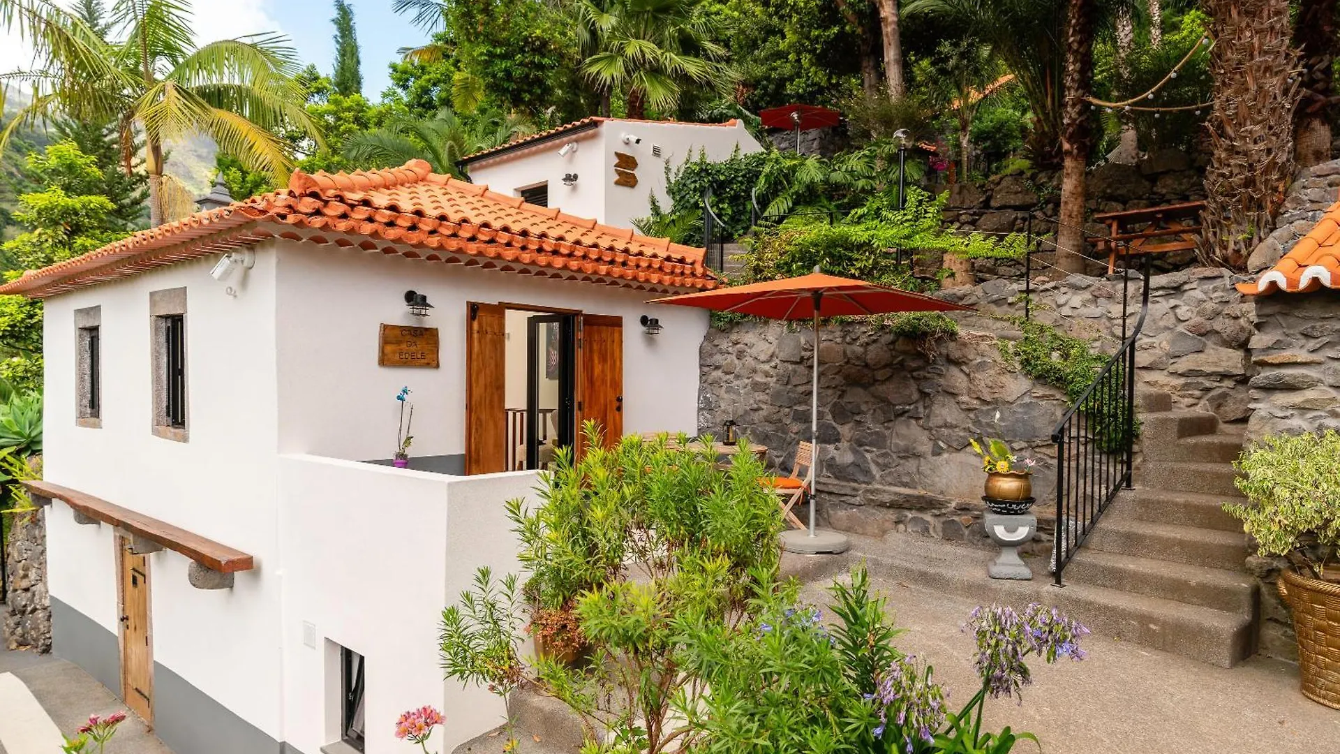 Casas Da Terca - Modern Comfort In Traditional Houses Set Within 300Sqm Of Private Gardens To Explore Tabua  Tabua (Madeira)