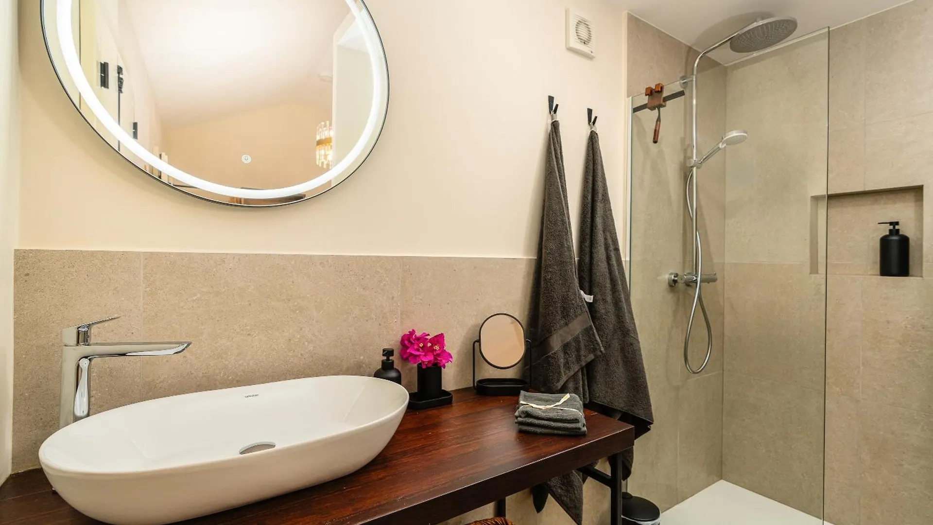 Casas Da Terca - Modern Comfort In Traditional Houses Set Within 300Sqm Of Private Gardens To Explore Tabua  포르투갈