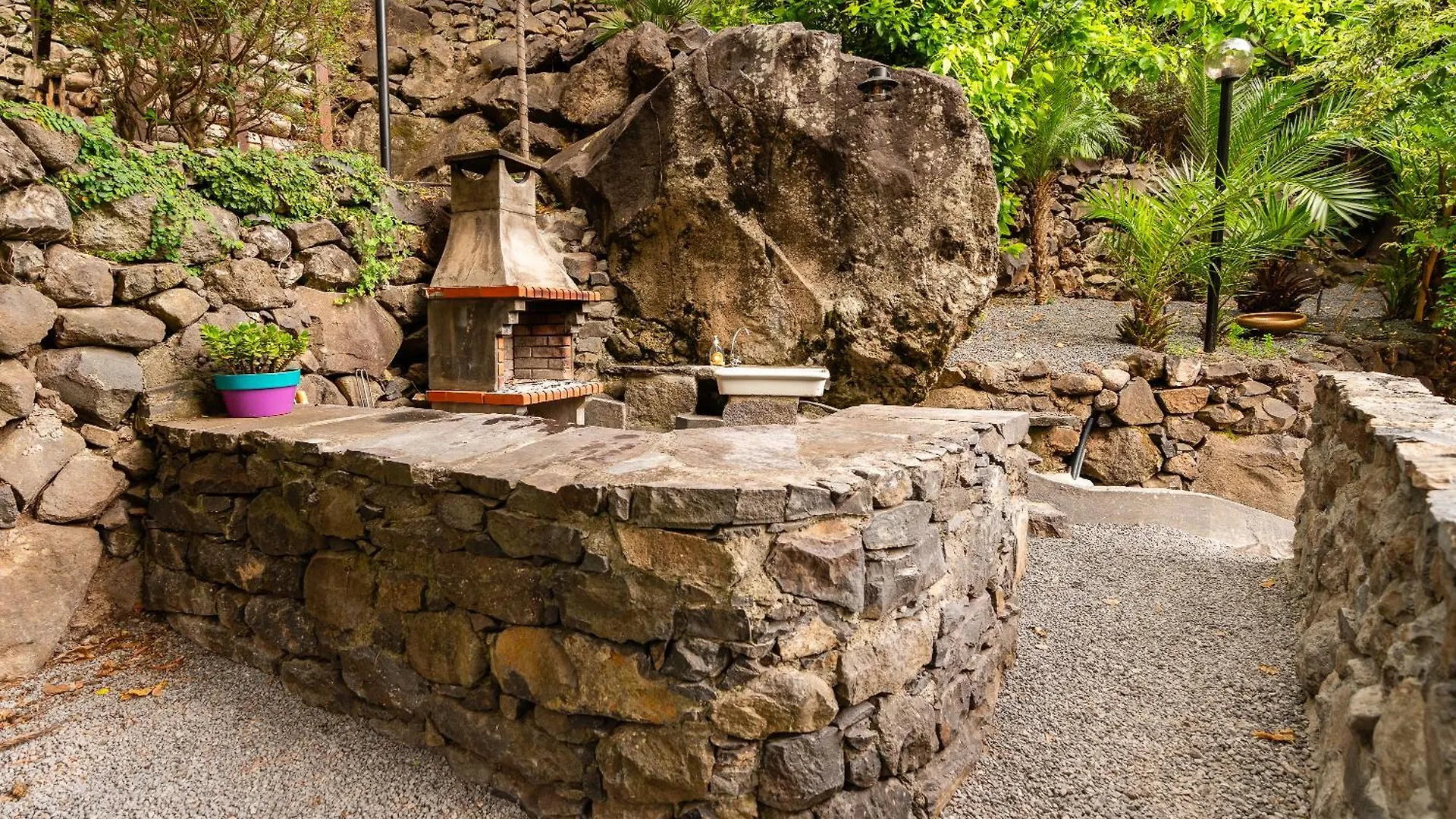 Casas Da Terca - Modern Comfort In Traditional Houses Set Within 300Sqm Of Private Gardens To Explore Tabua  شقة Tabua (Madeira)