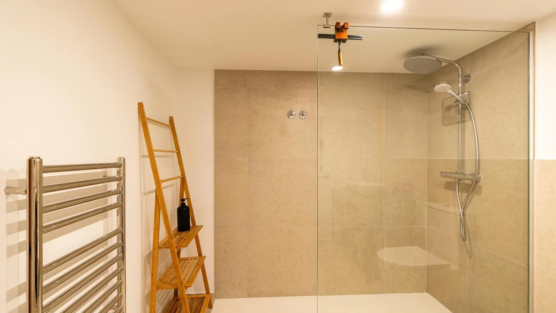 Apartment Casas Da Terca - Modern Comfort In Traditional Houses Set Within 300Sqm Of Private Gardens To Explore Tabua  Portugal