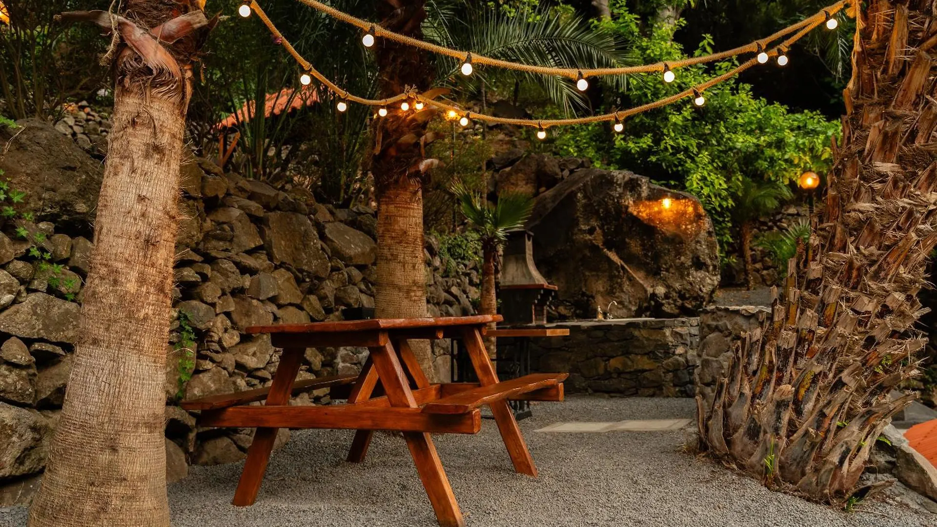 Casas Da Terca - Modern Comfort In Traditional Houses Set Within 300Sqm Of Private Gardens To Explore Tabua
