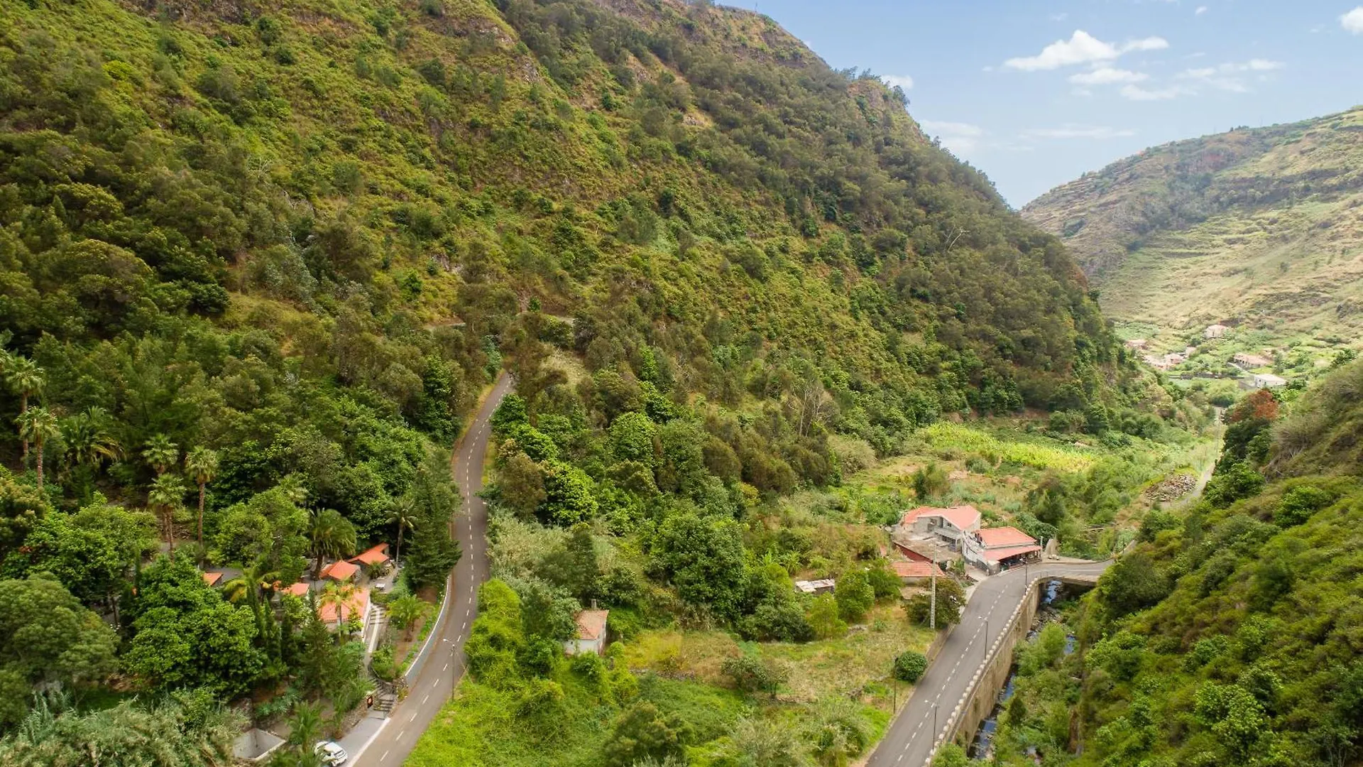 Casas Da Terca - Modern Comfort In Traditional Houses Set Within 300Sqm Of Private Gardens To Explore Tabua  Portugal