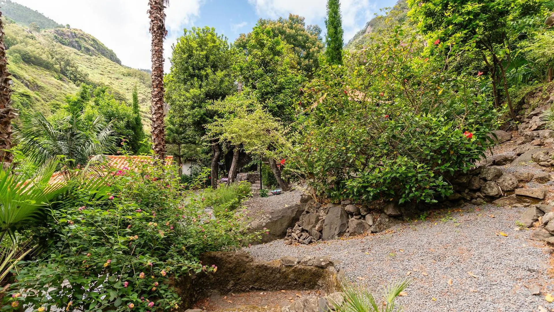 Apartment Casas Da Terca - Modern Comfort In Traditional Houses Set Within 300Sqm Of Private Gardens To Explore Tabua