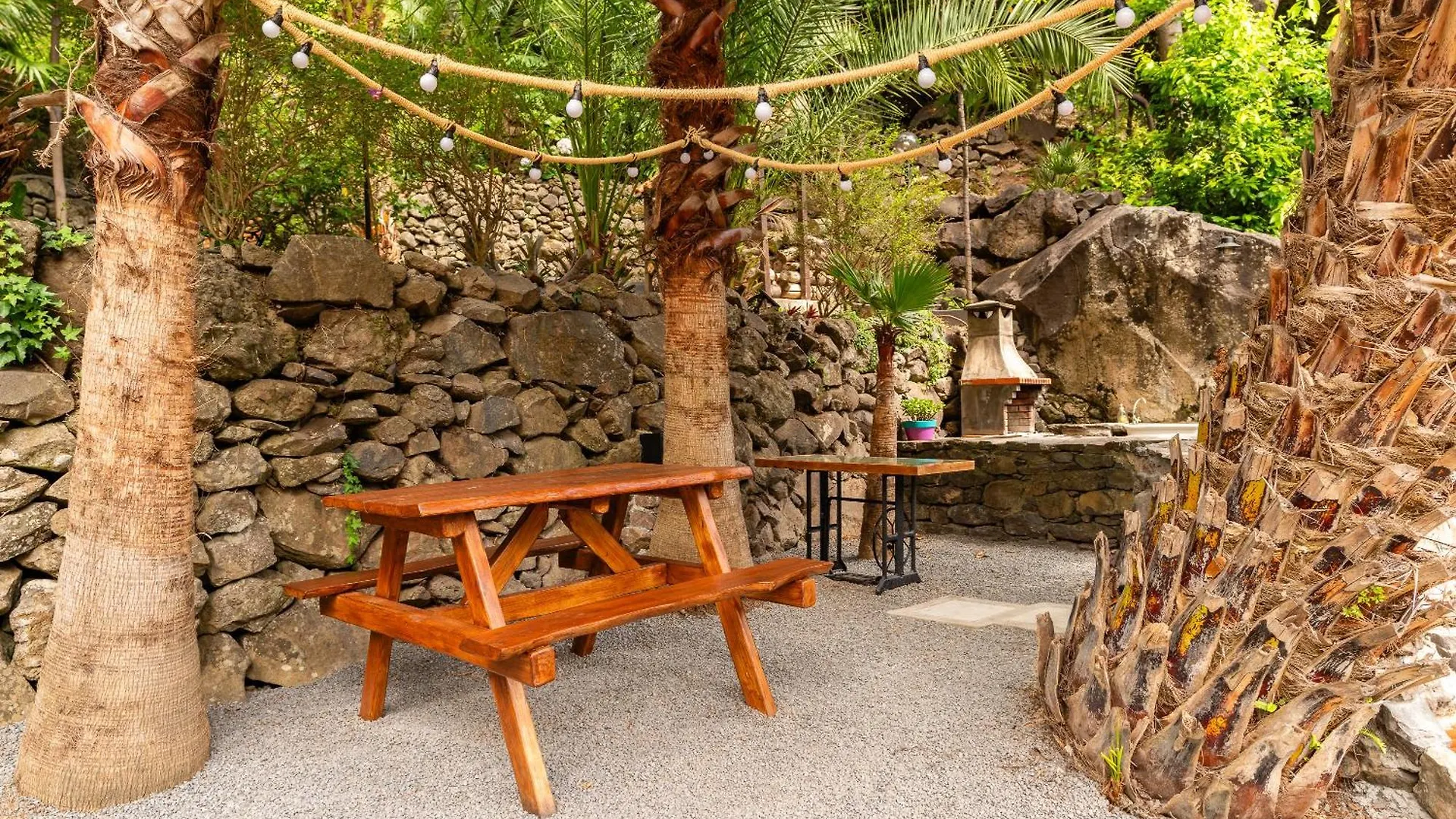 Casas Da Terca - Modern Comfort In Traditional Houses Set Within 300Sqm Of Private Gardens To Explore Tabua  Portugal